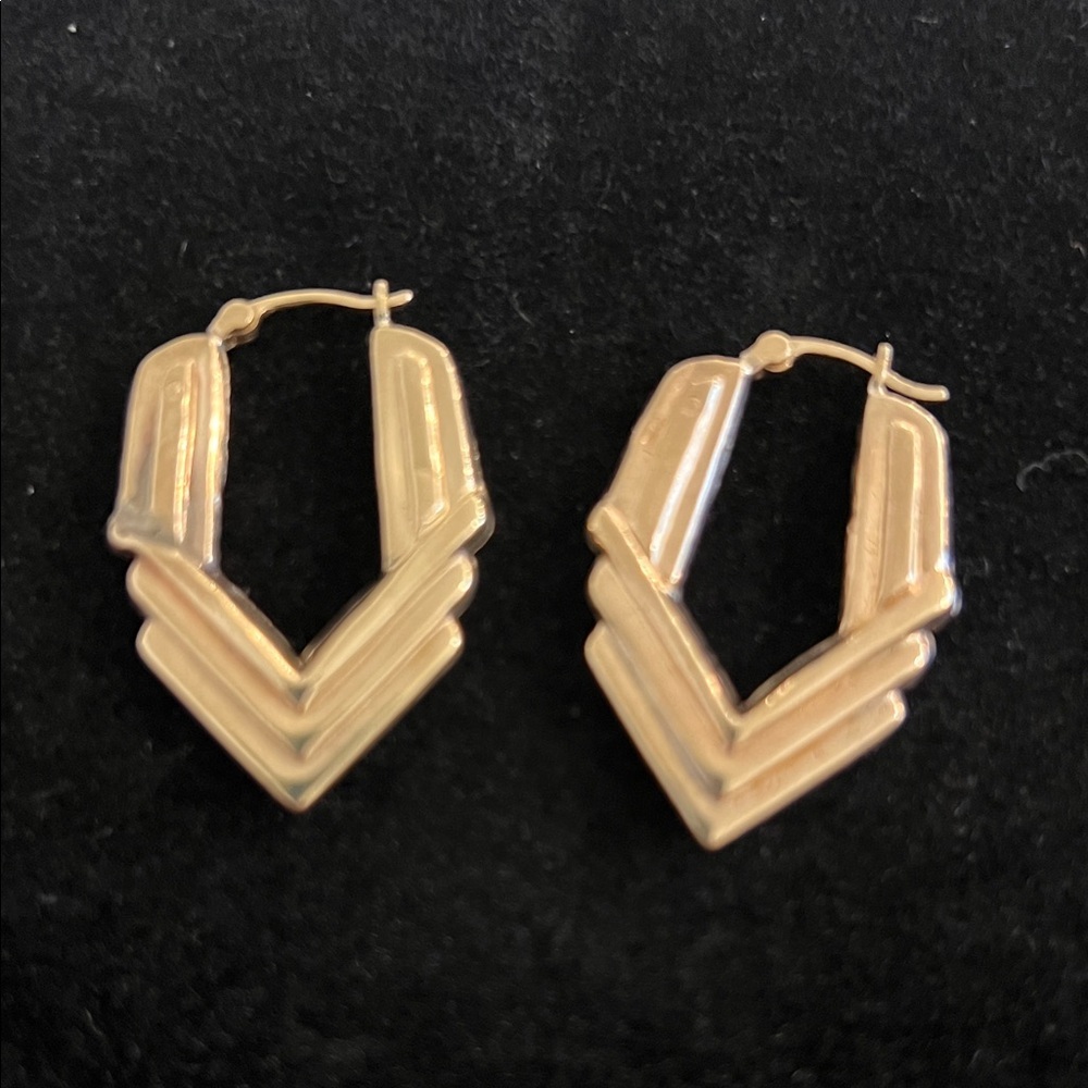 14K Gold Chevron Hoop Earrings